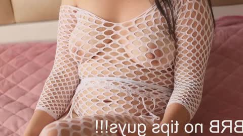 Snapshot of jadeestudios chatting on January 4, 4:32 pm jadeestudios online show from January 4, 4:32 pm