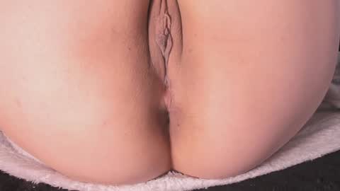 Snapshot of jadeestudios chatting on January 23, 5:21 pm jadeestudios online show from January 23, 5:21 pm