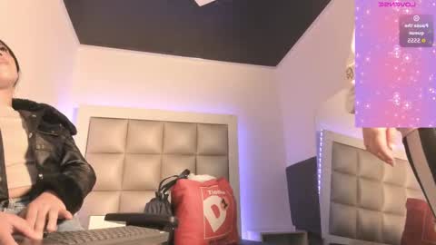 Snapshot of jadeestudios chatting on September 15, 11:54 am jadeestudios online show from September 15, 11:54 am