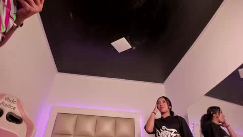 Snapshot of jadeestudios chatting on September 16, 12:06 pm jadeestudios online show from September 16, 12:06 pm