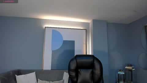 JADE EVANS online show from December 17, 2:45 pm