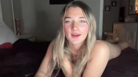 Snapshot of jadejamessecret chatting on June 2, 2:57 am Jade james online show from June 2, 2:57 am