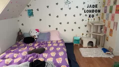 Snapshot of jadelondonxo chatting on March 6, 8:16 pm Jade online show from March 6, 8:16 pm