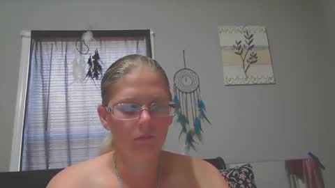 JadeLuv online show from October 4, 4:49 pm