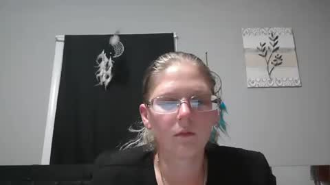 JadeLuv online show from November 4, 1:27 am