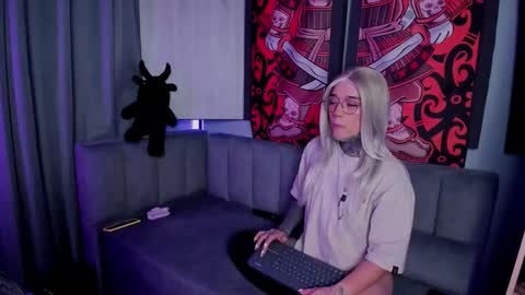 Snapshot of jadeykhada chatting on October 17, 12:14 am Jade Khada online show from October 17, 12:14 am