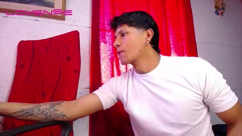 Snapshot of jahn_ashford1 chatting on October 7, 7:11 pm jahn_ashford1 online show from October 7, 7:11 pm