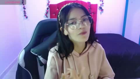 Snapshot of jaide412638 chatting on May 1, 8:24 pm jaide412638 online show from May 1, 8:24 pm