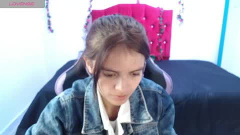 Snapshot of jaide412638 chatting on June 1, 9:27 pm jaide412638 online show from June 1, 9:27 pm