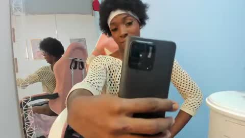 Snapshot of jailinashley chatting on June 28, 2:39 am jailinashley online show from June 28, 2:39 am