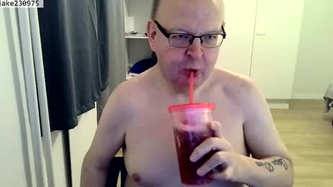 Jake2309 online show from April 5, 7:11 pm