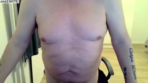 Snapshot of jake230975 chatting on May 18, 6:58 pm Jake2309 online show from May 18, 6:58 pm