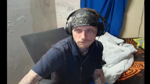 showingitoff online show from February 14, 2:25 pm