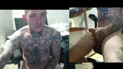 Snapshot of jake265897 chatting on April 25, 8:17 pm showingitoff online show from April 25, 8:17 pm