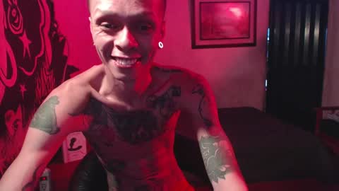 Snapshot of jake_js1 chatting on December 1, 10:43 pm JakeRam online show from December 1, 10:43 pm