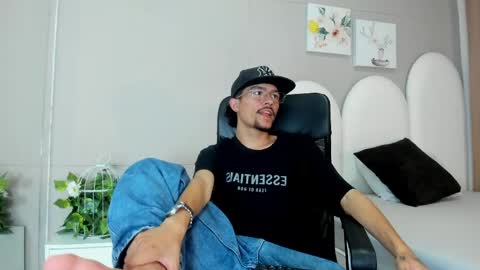 Snapshot of jake_miller__ chatting on June 3, 8:03 pm Jake online show from June 3, 8:03 pm