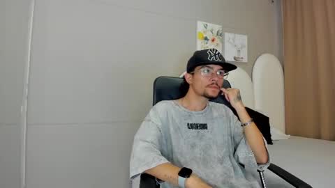 Snapshot of jake_miller__ chatting on June 9, 7:25 pm Jake online show from June 9, 7:25 pm