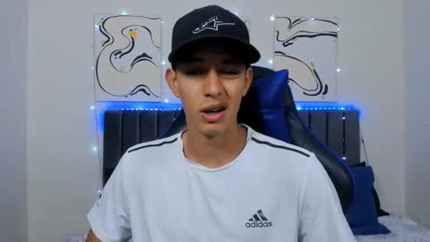 Hi guys im new 3 online show from December 12, 8:32 pm