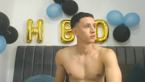 Snapshot of jake_shadow14 chatting on April 30, 8:57 pm Hi guys im new 3 online show from April 30, 8:57 pm