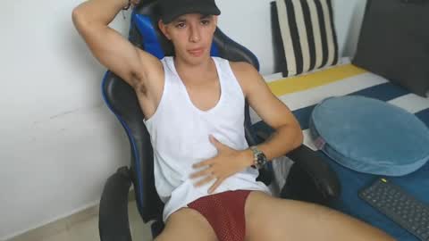 Snapshot of jake_shadow14 chatting on June 9, 5:13 pm Hi guys im new 3 online show from June 9, 5:13 pm