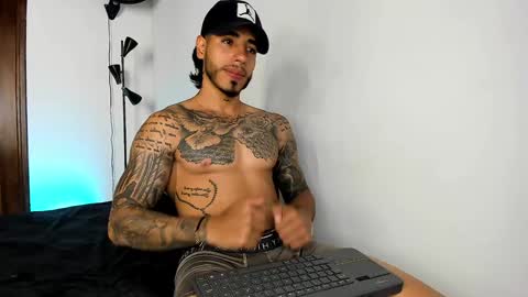 Snapshot of jakee_brown chatting on January 15, 4:57 am Santiago online show from January 15, 4:57 am