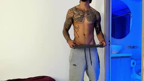 Snapshot of jakee_brown chatting on February 17, 6:53 am Santiago online show from February 17, 6:53 am