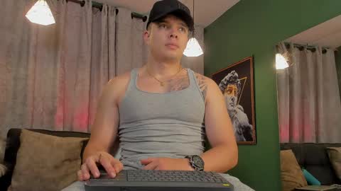 Snapshot of jakee_tyler chatting on May 4, 6:48 pm Jake Tyler online show from May 4, 6:48 pm