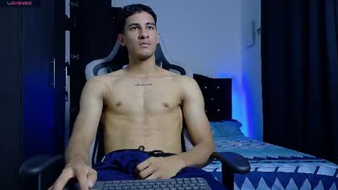 Snapshot of jakemonroe1 chatting on June 16, 9:50 pm JakeMonroe online show from June 16, 9:50 pm
