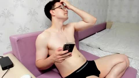 Snapshot of jame_flow chatting on July 4, 7:42 pm Hey there Im Jame online show from July 4, 7:42 pm