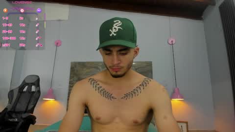 Snapshot of james_06_ chatting on May 31, 12:01 pm james_06_ online show from May 31, 12:01 pm