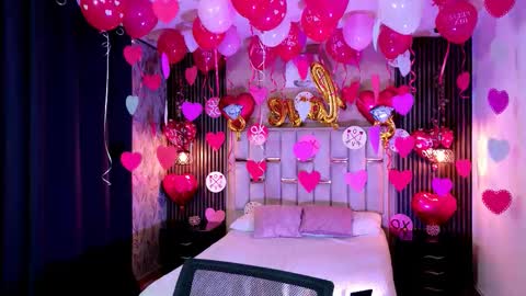 james_adamss_ online show from February 16, 11:50 am