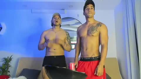 Snapshot of james_and_max chatting on June 16, 2:58 am james_and_max online show from June 16, 2:58 am