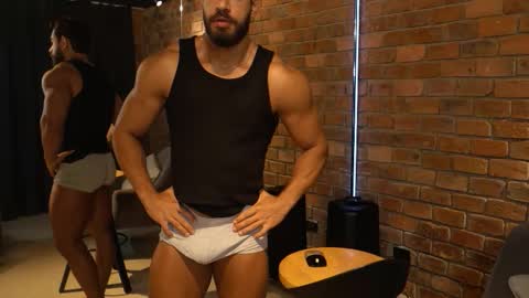 James Axel online show from October 25, 2:35 pm