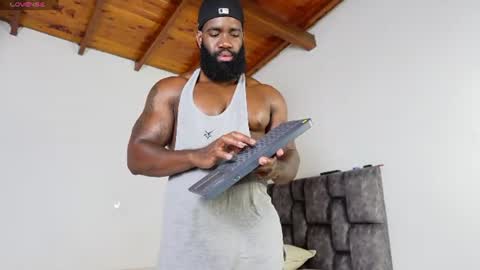 Snapshot of james_bbcmuscle chatting on June 26, 1:10 am James BBC online show from June 26, 1:10 am