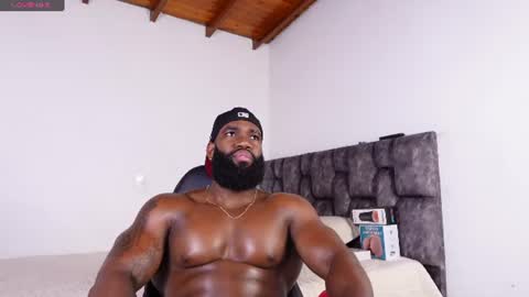 Snapshot of james_bbcmuscle chatting on July 20, 1:31 am James BBC online show from July 20, 1:31 am