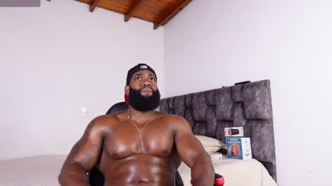Snapshot of james_bbcmuscle chatting on July 21, 12:02 am James BBC online show from July 21, 12:02 am