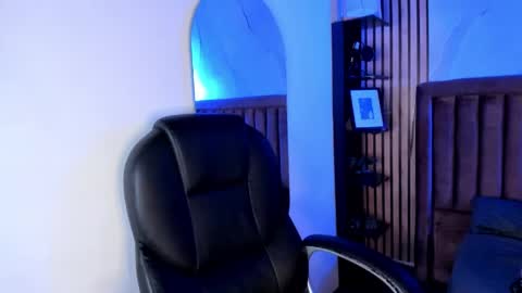 Snapshot of james_cr chatting on May 20, 12:33 pm james_cr online show from May 20, 12:33 pm