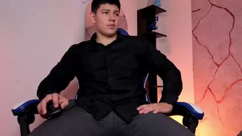 james_cr online show from July 24, 12:25 pm