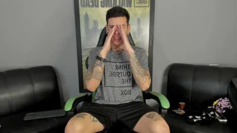 Snapshot of jamesinked_ chatting on December 8, 8:47 pm Jamesinked  online show from December 8, 8:47 pm