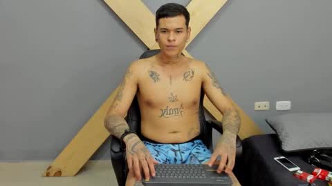 Snapshot of jamesinked_ chatting on December 13, 3:32 pm Jamesinked  online show from December 13, 3:32 pm