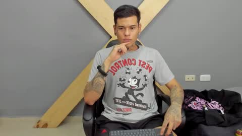 Snapshot of jamesinked_ chatting on December 16, 6:38 pm Jamesinked  online show from December 16, 6:38 pm