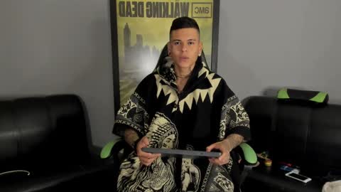 Snapshot of jamesinked_ chatting on December 20, 1:58 am Jamesinked  online show from December 20, 1:58 am