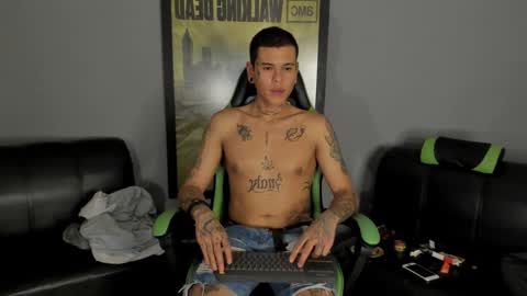 Snapshot of jamesinked_ chatting on January 14, 5:30 am Jamesinked  online show from January 14, 5:30 am