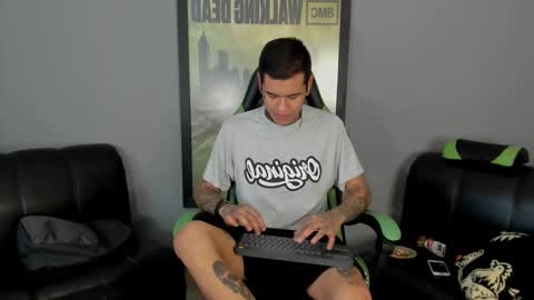 Snapshot of jamesinked_ chatting on January 31, 6:36 pm Jamesinked  online show from January 31, 6:36 pm