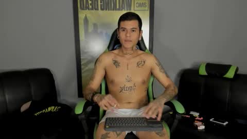 Snapshot of jamesinked_ chatting on February 15, 2:37 am Jamesinked  online show from February 15, 2:37 am