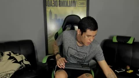 Snapshot of jamesinked_ chatting on February 24, 10:14 pm Jamesinked  online show from February 24, 10:14 pm