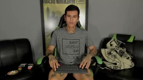 Snapshot of jamesinked_ chatting on February 25, 9:46 pm Jamesinked  online show from February 25, 9:46 pm