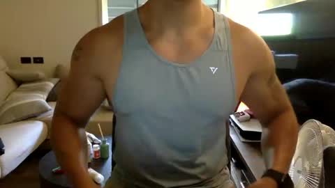 jamesmo820913 online show from September 15, 2:44 am