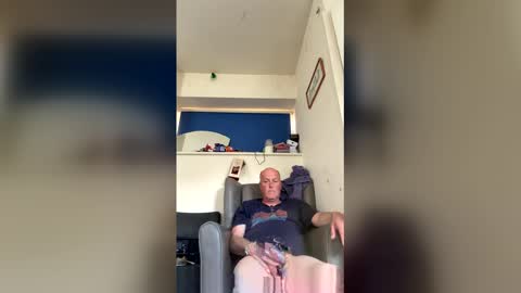 Snapshot of jamesoil632 chatting on May 17, 3:41 pm jamesoil632 online show from May 17, 3:41 pm