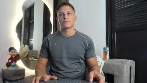 Snapshot of jamesowenn chatting on August 1, 5:07 am James Owenn online show from August 1, 5:07 am